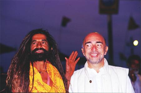 Giorgio Cerquetti con Hanumat in India